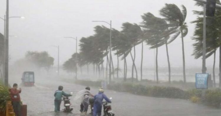  സംസ്ഥാനത്ത് ഇന്ന് ഉച്ചയ്ക്ക് ശേഷം മഴ ശക്തമാവും; കേന്ദ്ര കാലാവസ്ഥ നിരീക്ഷണ കേന്ദ്രം