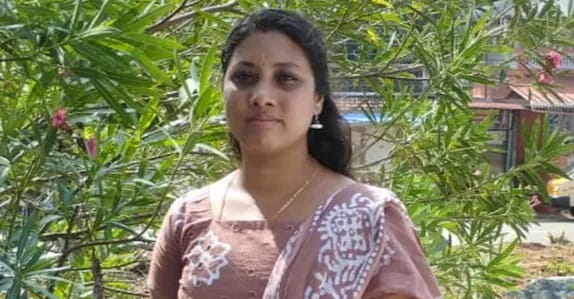  തൃശ്ശൂരിൽ ഭർത്താവ് ഭാര്യയെ കൊലപ്പെടുത്തിയത് നൈലോൺ ചരട് കഴുത്തിൽ മുറുക്കി