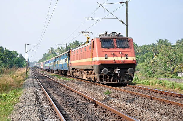  മുംബൈയിൽ തിരക്കേറിയ ട്രെയിനിൽ നിന്ന് വീണ് അഞ്ച് പേർ മരിച്ചു