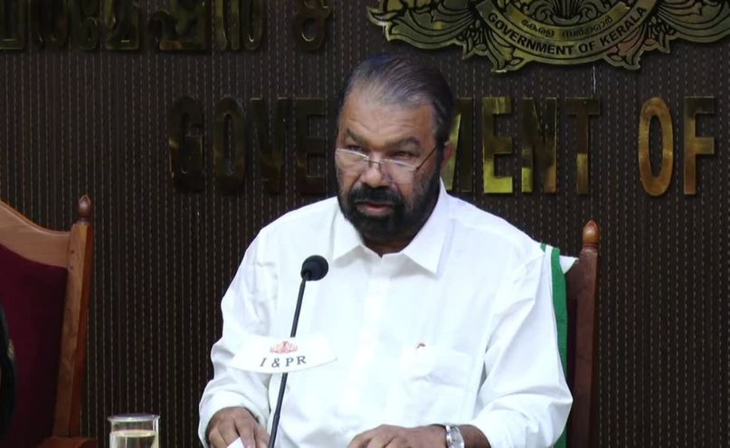  മതസാമുദായിക സംഘടനകള്‍ക്ക് അടിമപ്പെടില്ല; സ്‌കൂള്‍ സമയമാറ്റത്തില്‍ പിന്നോട്ടില്ലെന്ന് ശിവന്‍കുട്ടി