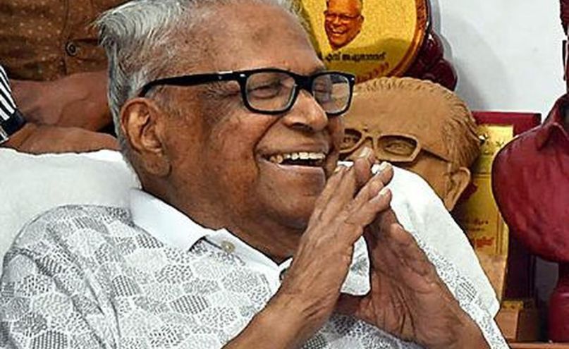  ‘വിഎസിനെ ഭരിച്ചിരുന്നത് മനുഷ്യത്വം’; വേലിക്കകത്ത് വീട്ടിലേക്ക് ജനാവലി