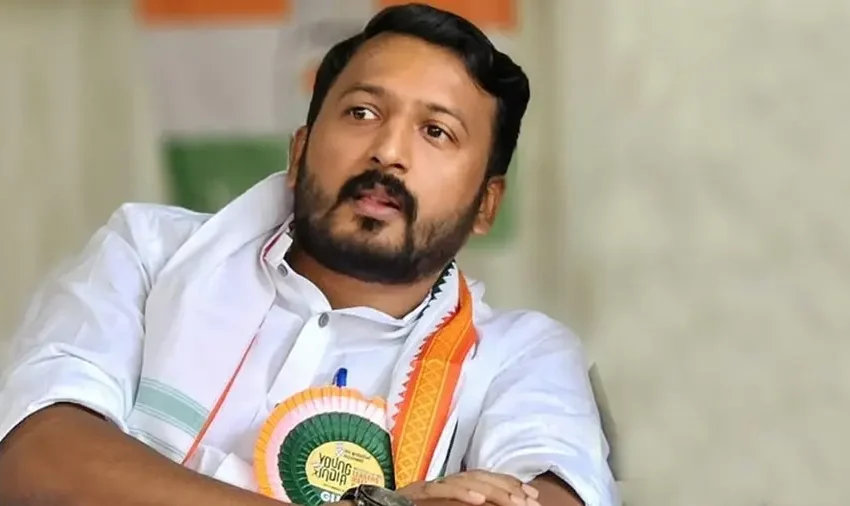  വിവാദങ്ങൾക്ക് പിന്നാലെ പാലക്കാട് ആദ്യ സന്ദർശനം നടത്തി രാഹുൽ മാങ്കൂട്ടത്തിൽ